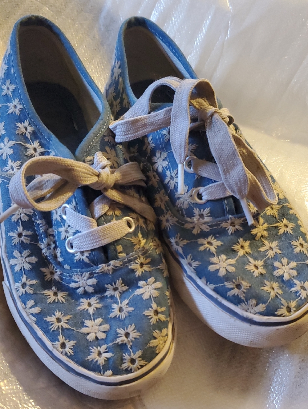 Giggles Skechers Size 13 Blue Denim with Embroidered Flowers